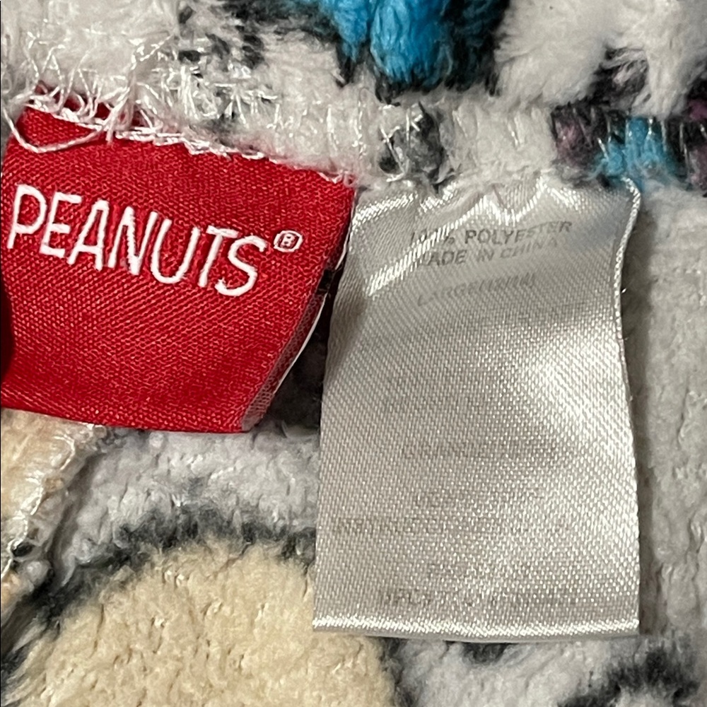 Peanuts Snoopy Ice Skating Winter Theme Pajama Pants | Size Large - Picture 3 of 5